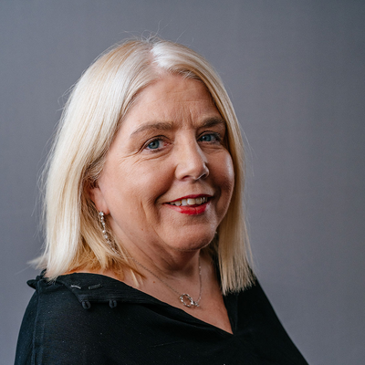 Vivien Cross
